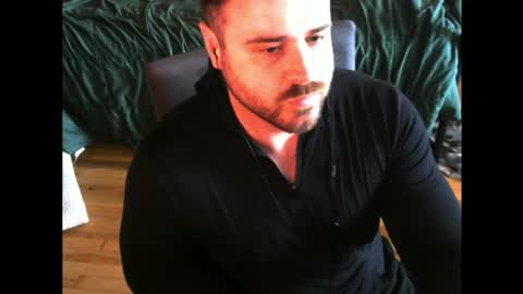 tehvillain online show from April 3, 9:35 pm