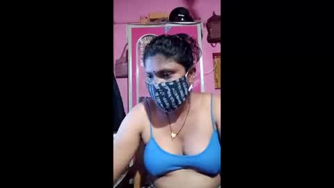 Snapshot of telugusmart_54 chatting on February 19, 11:17 am telugusmart_54 online show from February 19, 11:17 am