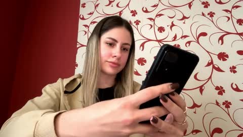 Snapshot of temikavoltaire chatting on April 1, 11:00 am Poly online show from April 1, 11:00 am