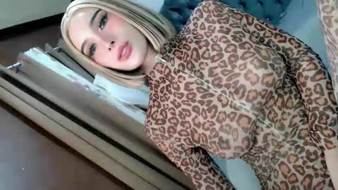 Snapshot of temptationofsex chatting on February 22, 7:34 am EVA GLASSCOTT online show from February 22, 7:34 am