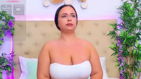 Snapshot of temptingluna_ chatting on July 26, 4:31 am TemptingLuna online show from July 26, 4:31 am