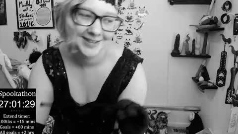 Pixie and Tentacle Overlord online show from October 23, 6:39 pm