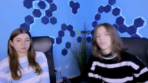 Snapshot of tender_louise chatting on February 16, 9:38 am ur Louise online show from February 16, 9:38 am