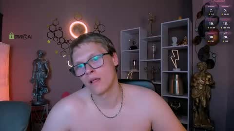 teo_sol online show from May 19, 1:56 am