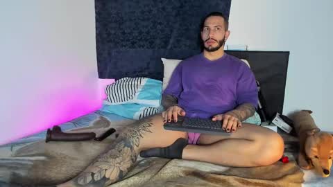 Teo Ferrer online show from November 3, 8:10 pm