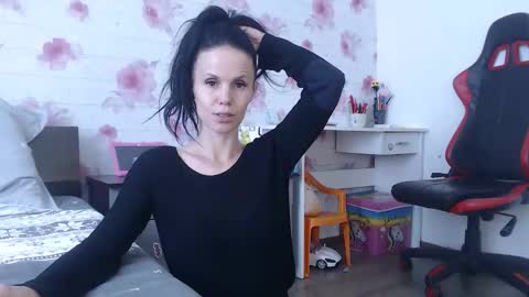 Snapshot of teressa_lovee chatting on March 15, 10:43 am teressa_lovee online show from March 15, 10:43 am