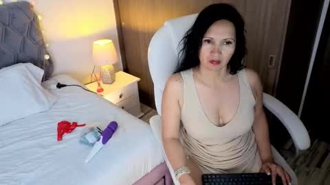Emily online show from January 8, 4:53 pm