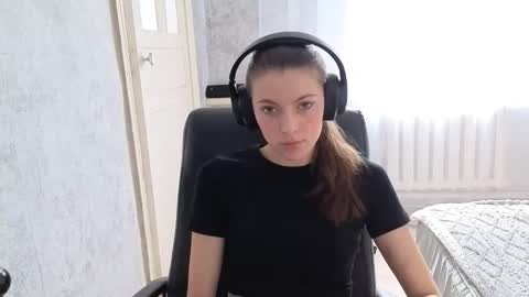 Anny Simpson online show from September 17, 8:49 am