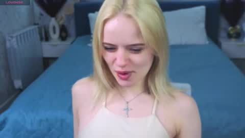 Snapshot of tessa_ashe chatting on March 5, 9:38 am Tessa online show from March 5, 9:38 am