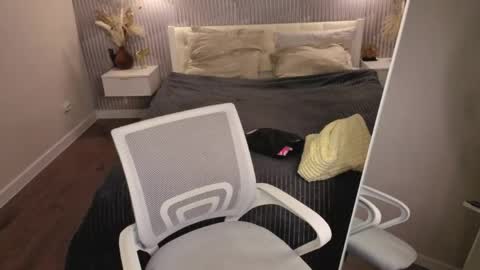 Snapshot of tessa_ashe chatting on May 20, 5:19 pm Tessa online show from May 20, 5:19 pm