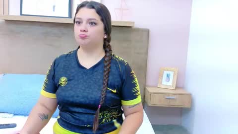 Snapshot of tessa_stones chatting on January 7, 3:42 am tessa stones online show from January 7, 3:42 am