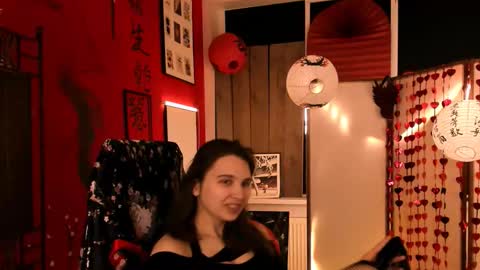 Tessa online show from February 17, 5:37 am