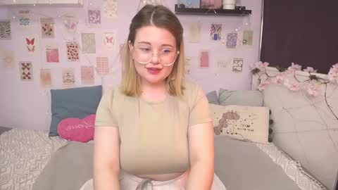 Snapshot of tesspleasure chatting on January 27, 12:58 pm TESSA online show from January 27, 12:58 pm