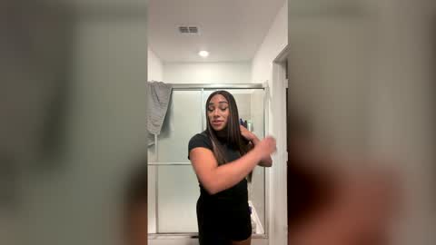 Snapshot of texasbadgirl chatting on March 17, 7:17 pm SELENE SANTOS online show from March 17, 7:17 pm