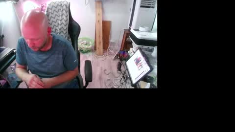 ThicThighsBlueEyes online show from September 16, 7:04 pm