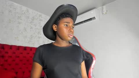 teylor_lovee online show from February 5, 8:57 pm