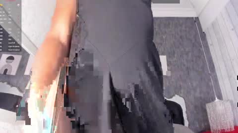 Snapshot of teylor_lovee chatting on April 6, 8:43 pm teylor_lovee online show from April 6, 8:43 pm