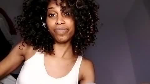 Snapshot of tgirlfairy chatting on December 8, 1:24 am sexi lexi online show from December 8, 1:24 am