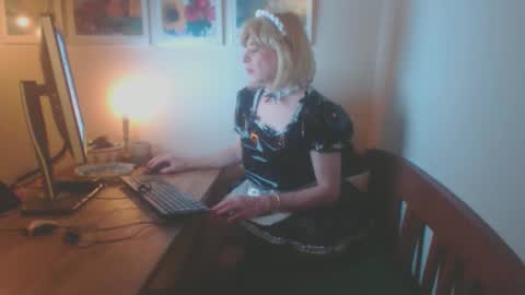 Tgirlsub4DomQ online show from December 5, 8:38 pm
