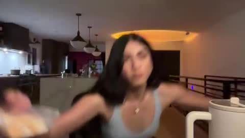 babygirlmami online show from January 18, 1:31 am