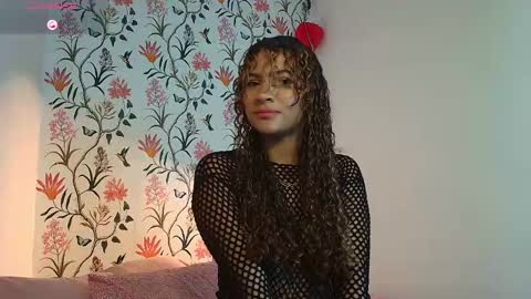 Snapshot of thalia_stapes chatting on February 20, 11:53 am Thalia or Lia online show from February 20, 11:53 am