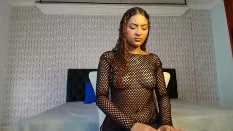 Snapshot of thalia_stapes chatting on February 25, 5:47 pm Thalia or Lia online show from February 25, 5:47 pm