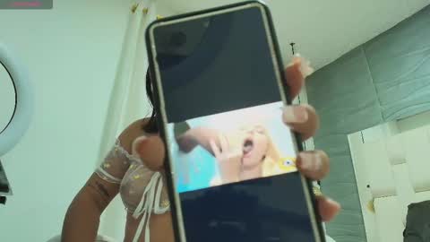 Thalia online show from February 12, 8:04 pm