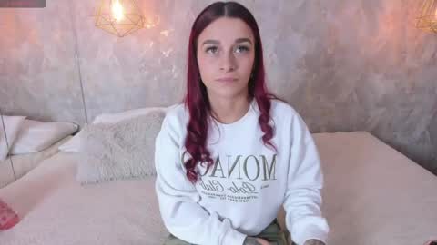 Snapshot of thalira_angels chatting on May 25, 5:52 pm THALIRA ANGELS online show from May 25, 5:52 pm