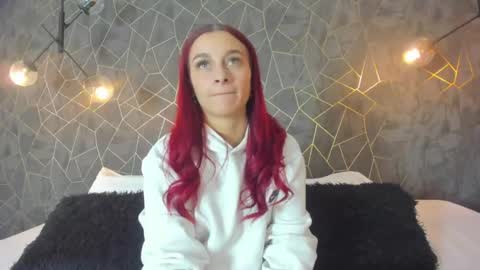 Snapshot of thalira_angels chatting on May 27, 6:27 pm THALIRA ANGELS online show from May 27, 6:27 pm