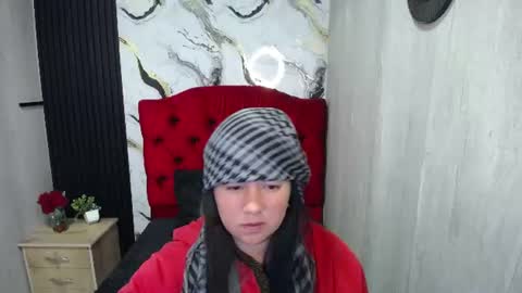Snapshot of thaly_star chatting on July 17, 12:12 pm T H A L Y online show from July 17, 12:12 pm