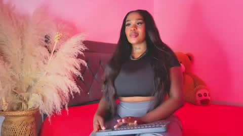 thalyanna_ebony online show from May 10, 4:06 am