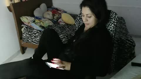 Snapshot of thamara__1023 chatting on January 11, 10:18 pm thania sometimes in the company of Alan and Maria online show from January 11, 10:18 pm