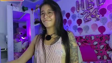 Snapshot of thamara_l11 chatting on May 21, 1:23 am Dany online show from May 21, 1:23 am