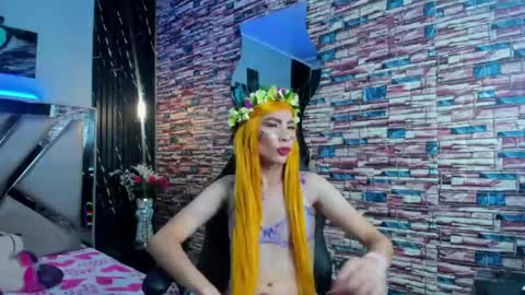Snapshot of thamara_roberts chatting on April 26, 1:20 pm thamara_roberts online show from April 26, 1:20 pm