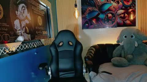 thamara_roberts online show from July 18, 9:07 pm