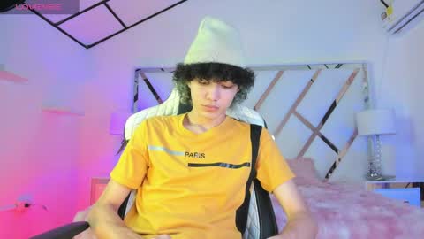 thanier_18 online show from April 8, 7:36 pm