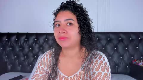 thara webstter online show from September 20, 11:44 am