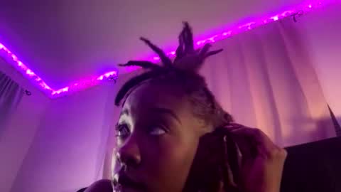 thatflcouplee online show from April 13, 4:29 am