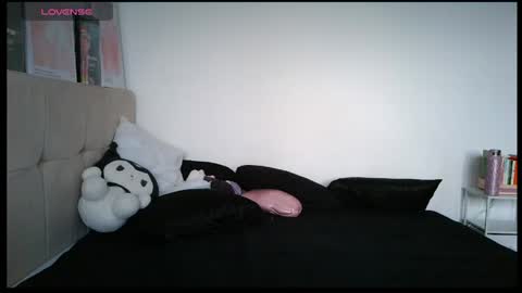   online show from April 19, 10:34 pm