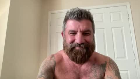 Snapshot of thatguybearded chatting on January 28, 9:19 pm ThatGuyBearded online show from January 28, 9:19 pm