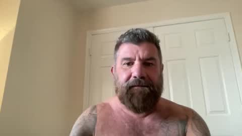 Snapshot of thatguybearded chatting on February 1, 4:44 pm ThatGuyBearded online show from February 1, 4:44 pm