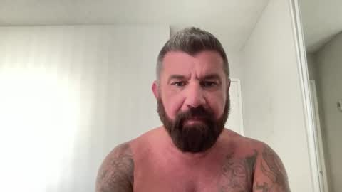 Snapshot of thatguybearded chatting on February 7, 11:08 pm ThatGuyBearded online show from February 7, 11:08 pm