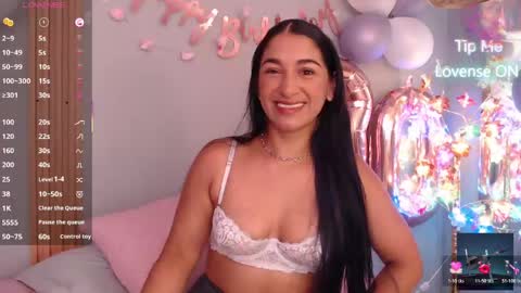 Snapshot of thayssa_ross chatting on April 27, 3:43 pm THAYSSA ROSS online show from April 27, 3:43 pm