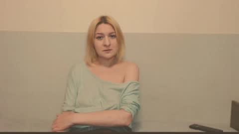 Snapshot of the_basic_instinctt chatting on April 30, 10:25 pm Eva online show from April 30, 10:25 pm