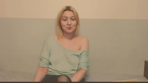 Snapshot of the_basic_instinctt chatting on May 14, 10:27 pm Eva online show from May 14, 10:27 pm