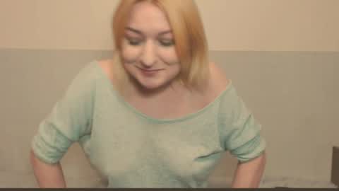 Snapshot of the_basic_instinctt chatting on May 17, 10:17 pm Eva online show from May 17, 10:17 pm