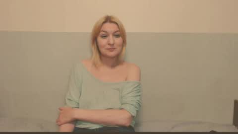 Snapshot of the_basic_instinctt chatting on May 19, 8:26 pm Eva online show from May 19, 8:26 pm