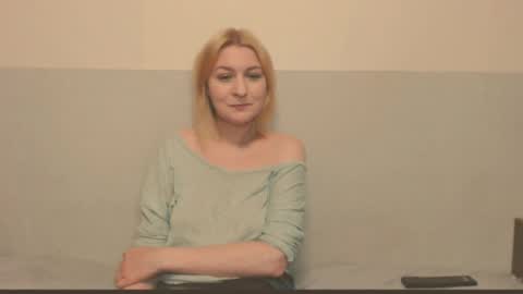 Snapshot of the_basic_instinctt chatting on May 21, 10:50 pm Eva online show from May 21, 10:50 pm