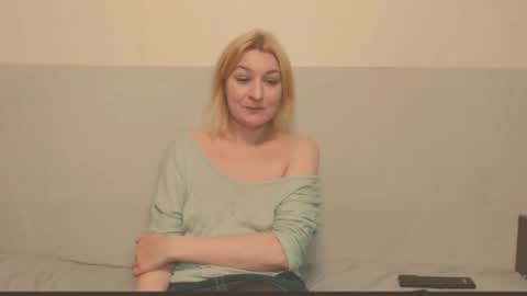 Snapshot of the_basic_instinctt chatting on May 27, 10:51 pm Eva online show from May 27, 10:51 pm