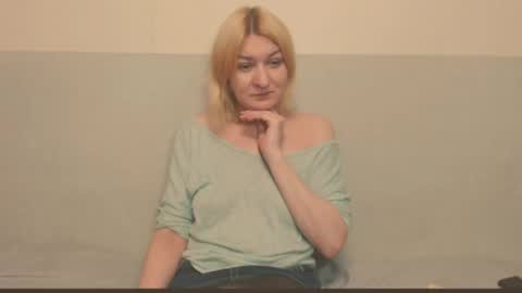 Snapshot of the_basic_instinctt chatting on June 9, 11:49 pm Eva online show from June 9, 11:49 pm